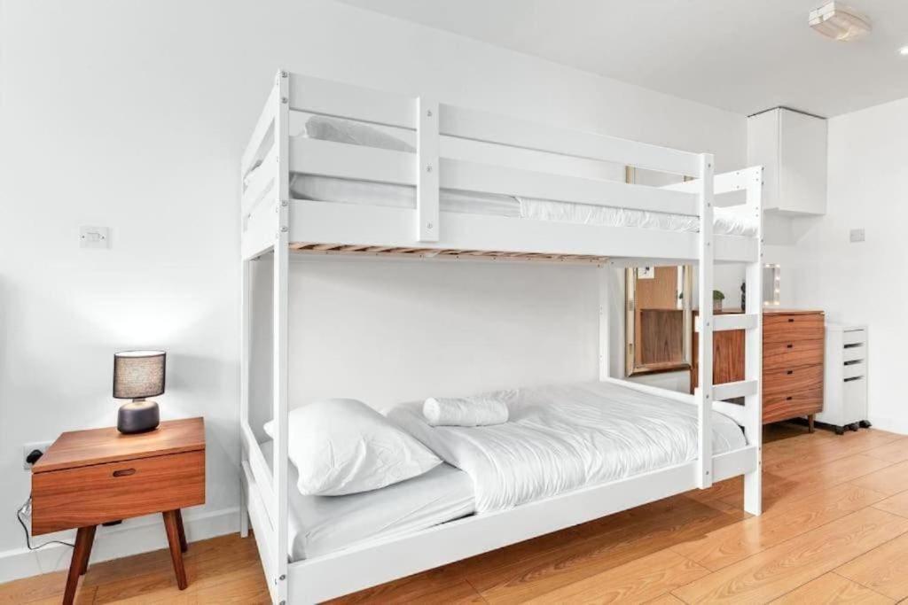 1 Bedroom Flat Piccadilly Sleep 7 In London Vr10 ภายนอก รูปภาพ